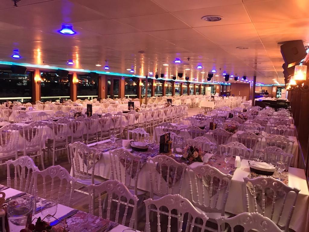 Wedding on boat 3